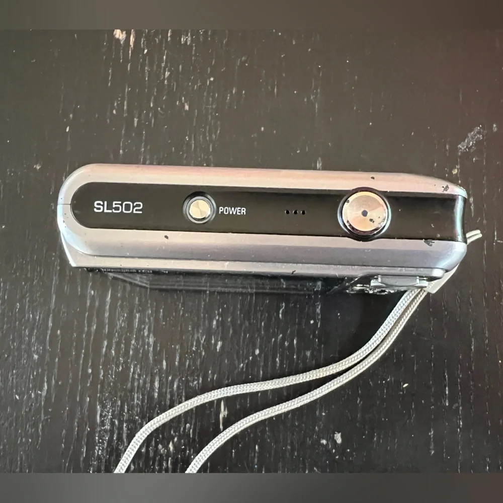 Samsung digital camera model SL502 12.2 mega pixels silver